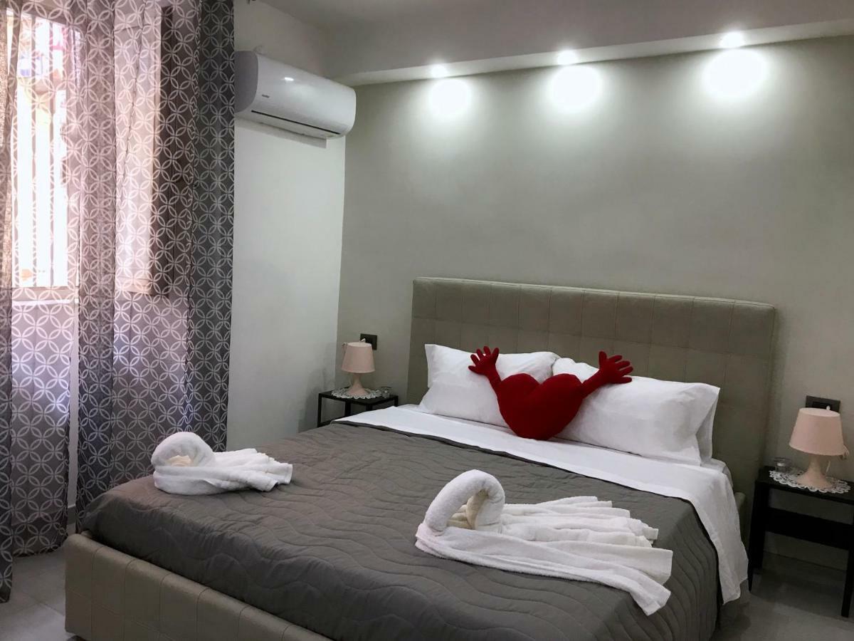 Nel Cuore Di Napoli Apartment ภายนอก รูปภาพ