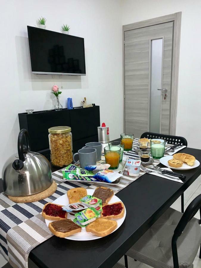 Nel Cuore Di Napoli Apartment ภายนอก รูปภาพ