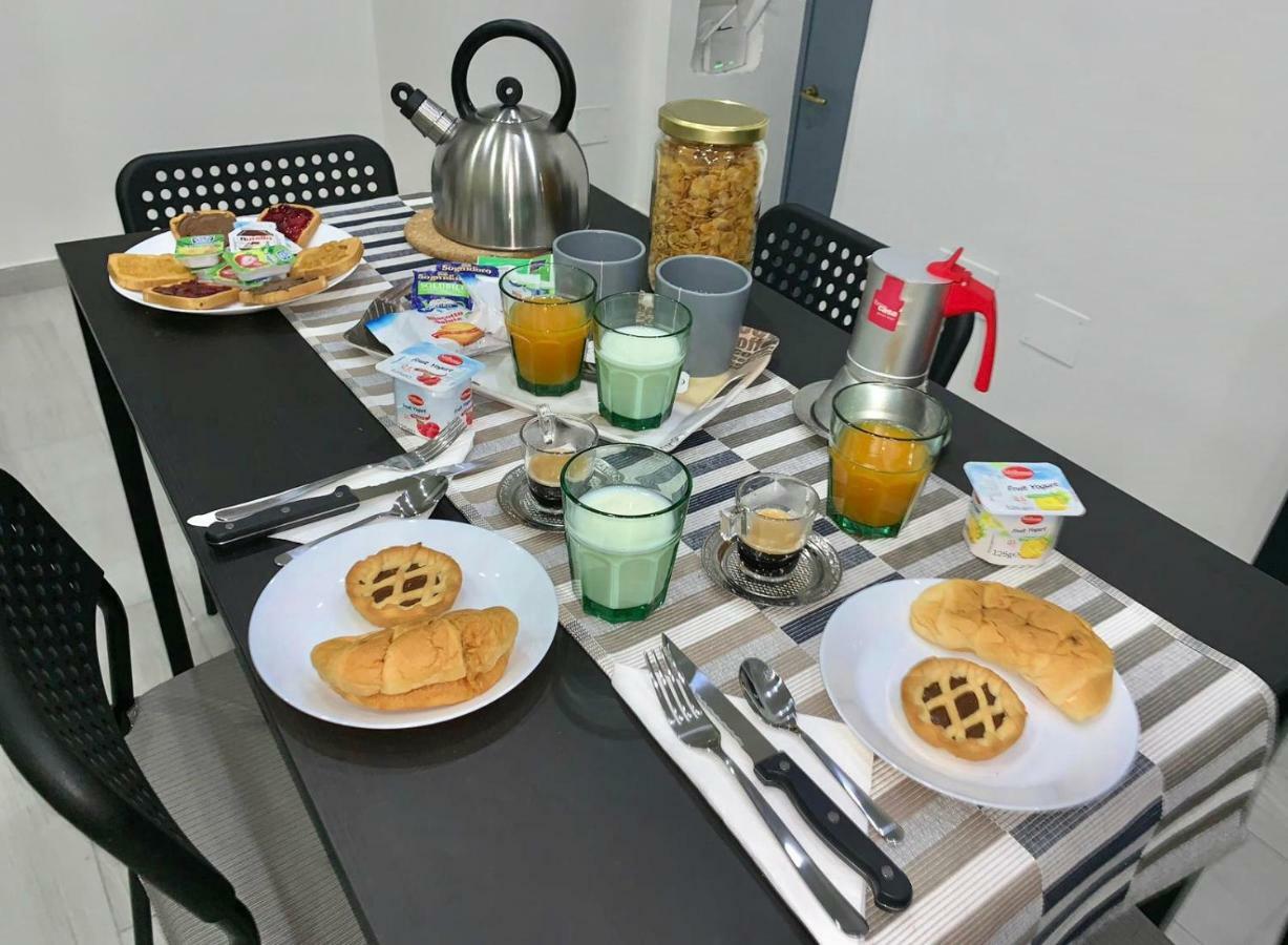 Nel Cuore Di Napoli Apartment ภายนอก รูปภาพ